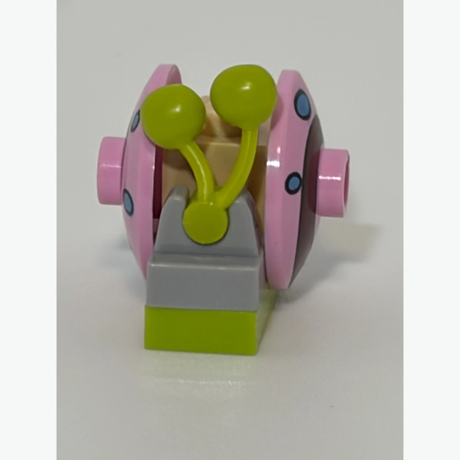 LEGO Gary the Snail Minifigure - Image 2